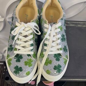 Green and White Women's Sneakers